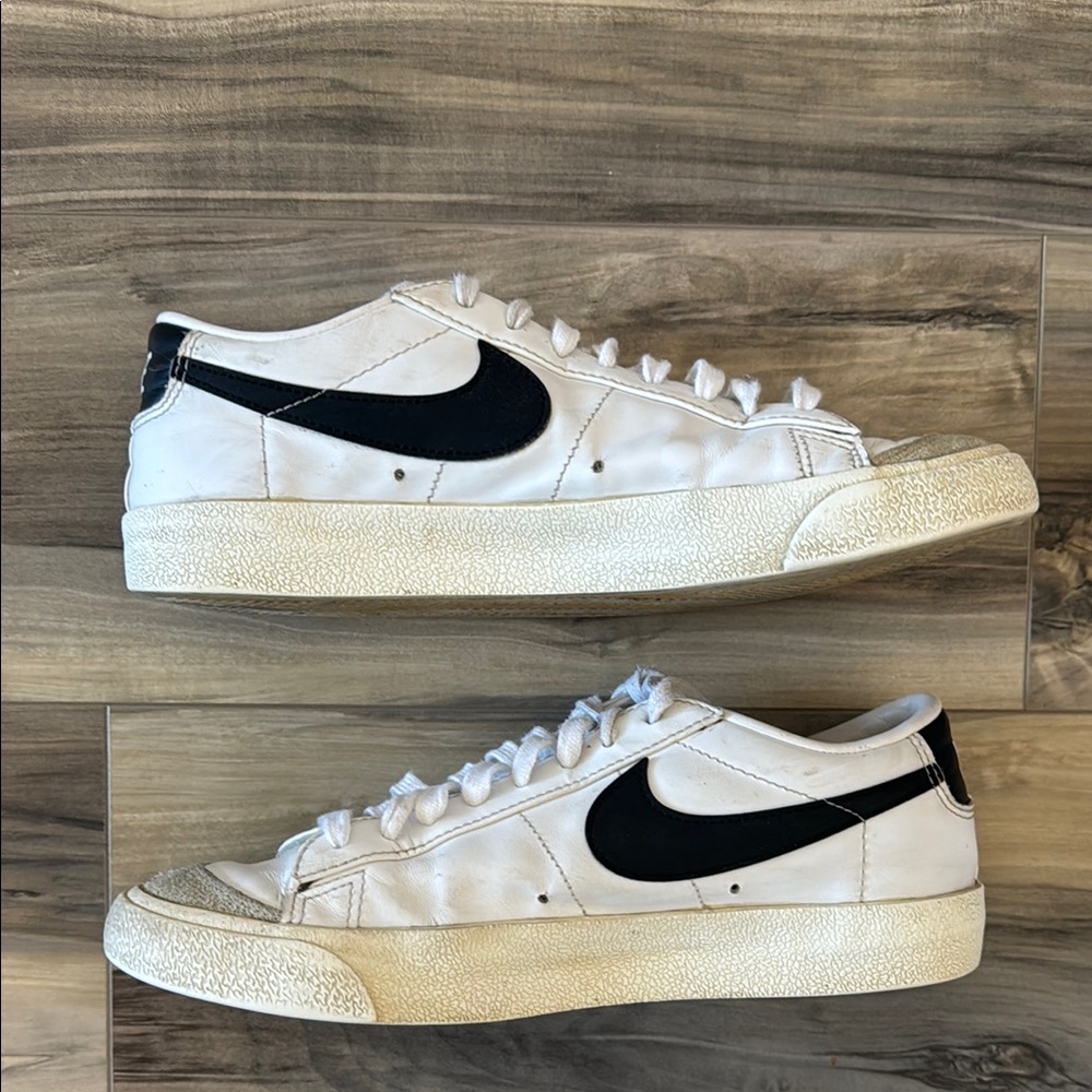 Nike Blazers White and Black Size 8.5
